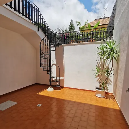 Casa Antigone 99 בית נופש *