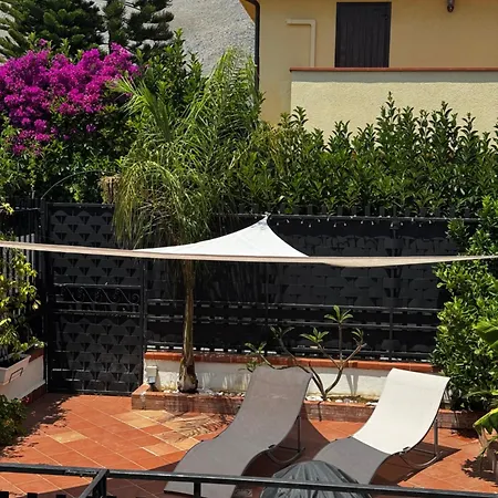 Casa Antigone 99 *